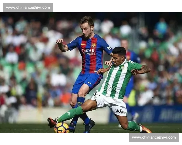 从防线到胜利足球后卫在现代战术中的核心价值解析全面作用与未来趋势 从防线到胜利足球后卫在现代战术中的核心价值解析全面作用与未来趋势